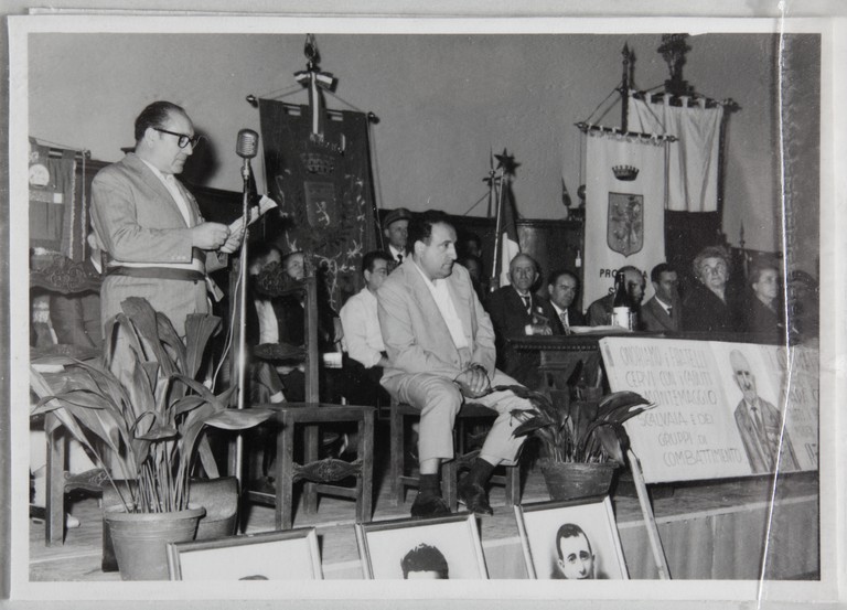 Poggibonsi, 18-19 luglio 1964, XX° anniversario della liberazione e conferimento ad Alcide Cervi della cittadinanza onoraria. Un momento della cerimonia